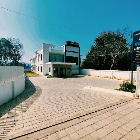 Hotel Airport City Dod Jala Екстер'єр фото