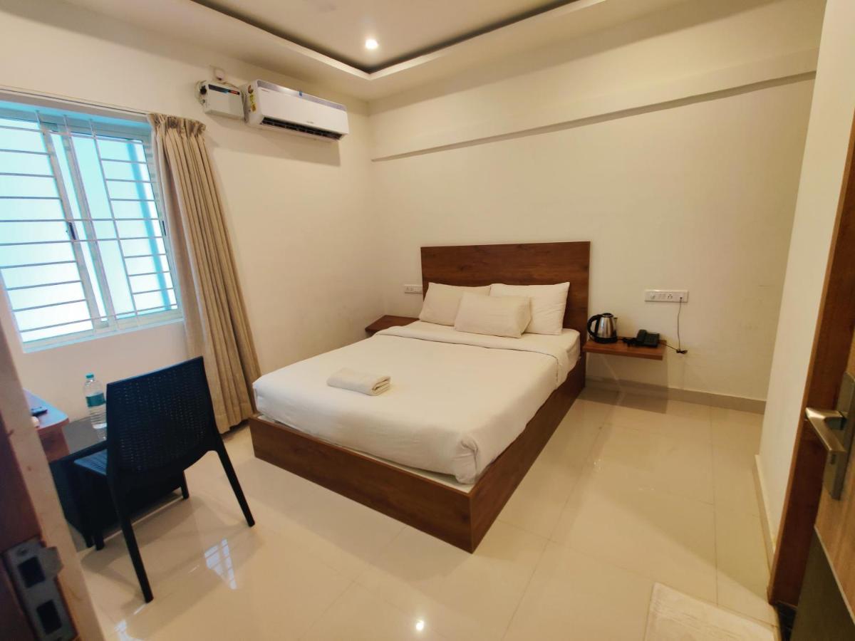 Hotel Airport City Dod Jala Екстер'єр фото