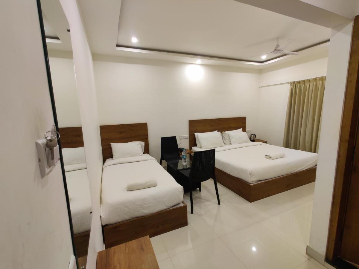 Hotel Airport City Dod Jala Екстер'єр фото