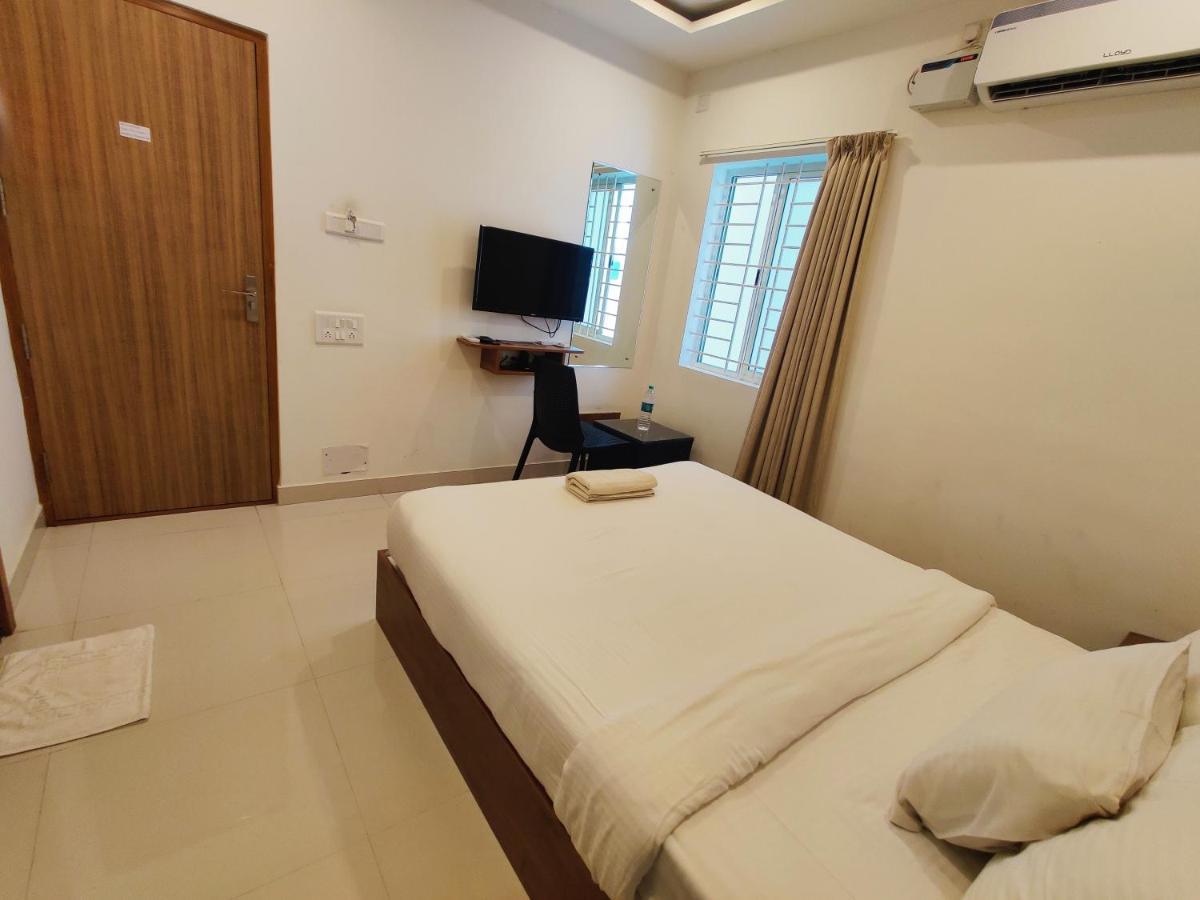 Hotel Airport City Dod Jala Екстер'єр фото