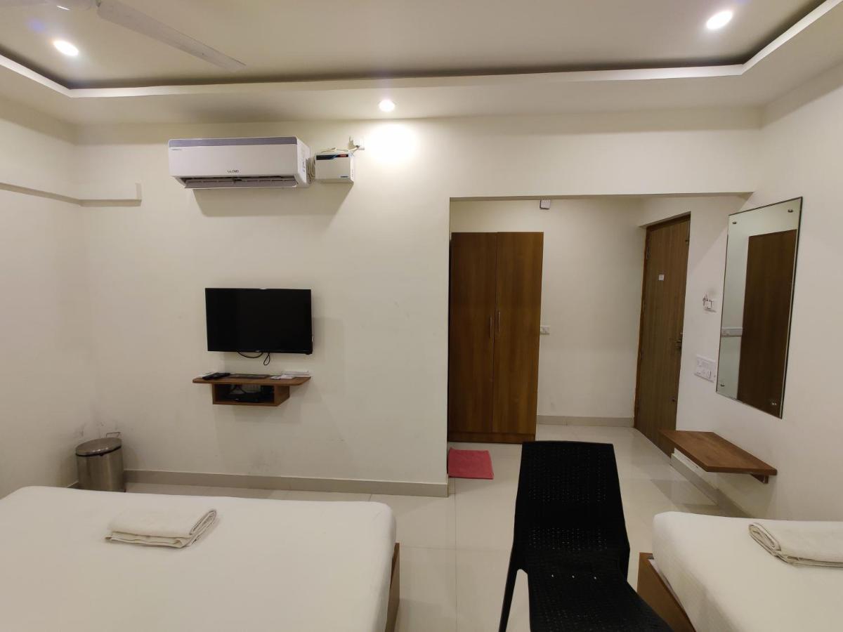 Hotel Airport City Dod Jala Екстер'єр фото
