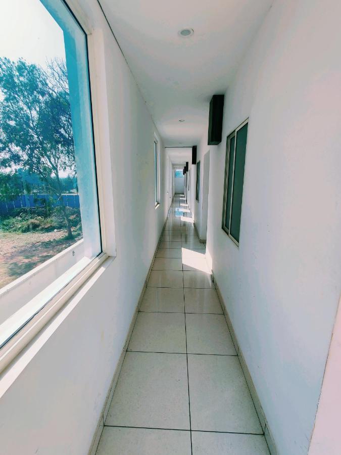 Hotel Airport City Dod Jala Екстер'єр фото