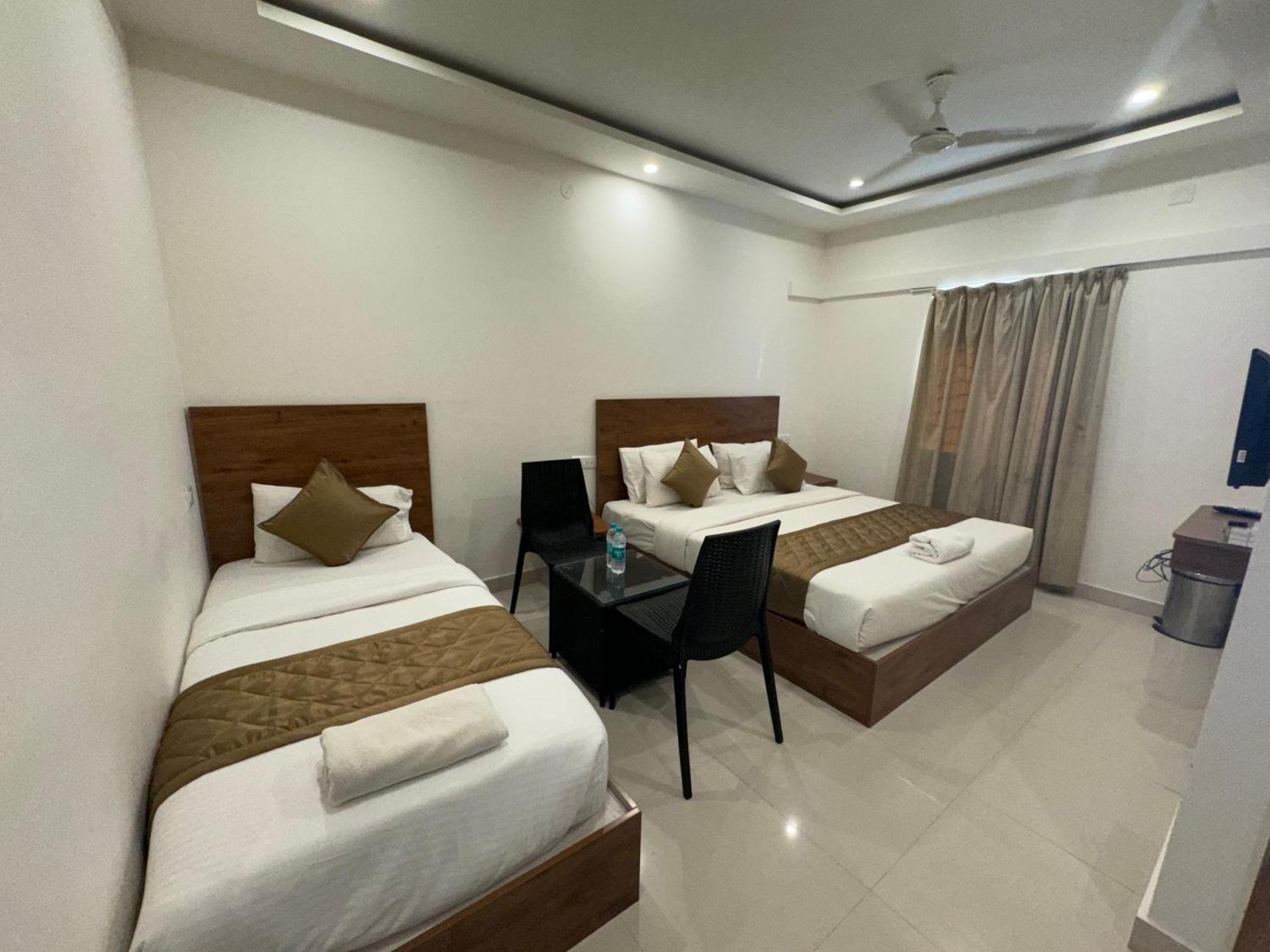 Hotel Airport City Dod Jala Екстер'єр фото