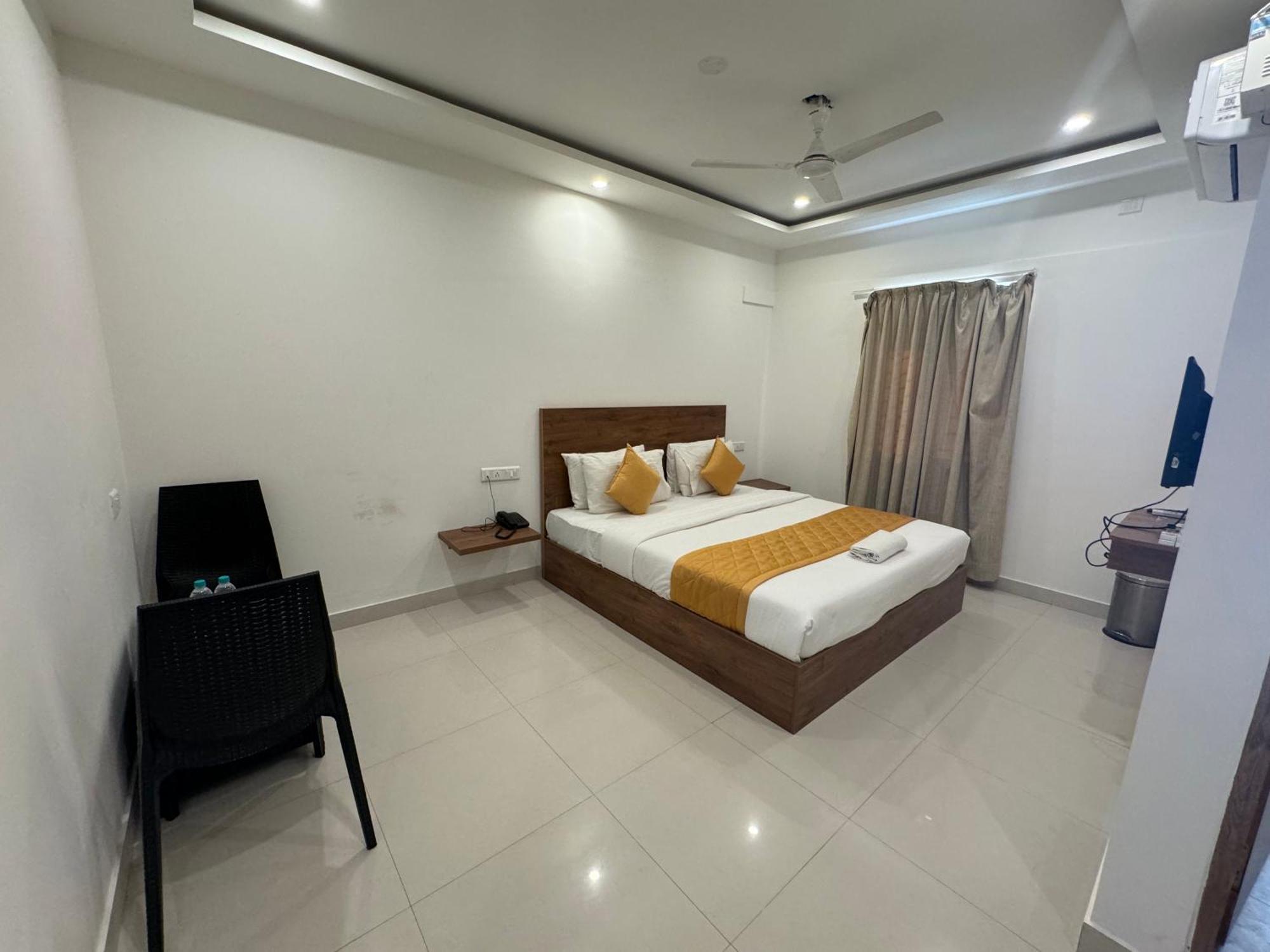 Hotel Airport City Dod Jala Екстер'єр фото
