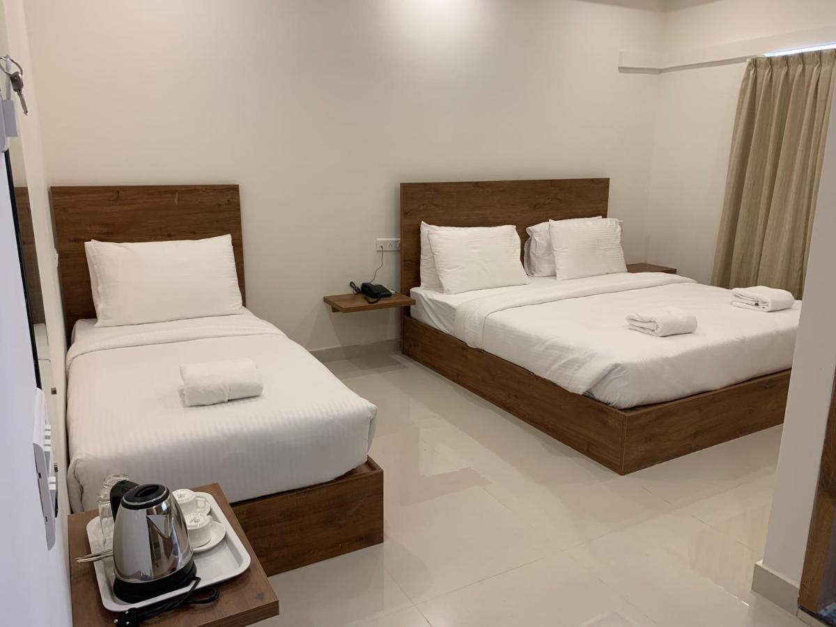 Hotel Airport City Dod Jala Екстер'єр фото
