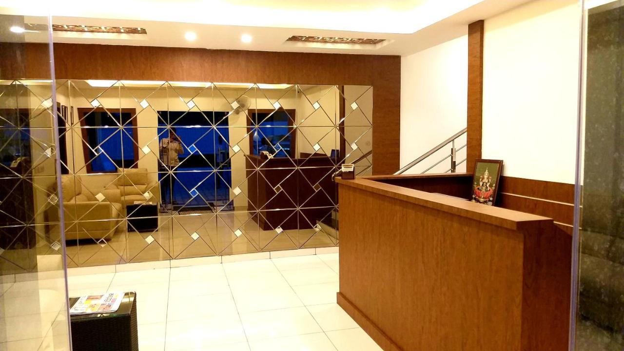 Hotel Airport City Dod Jala Екстер'єр фото